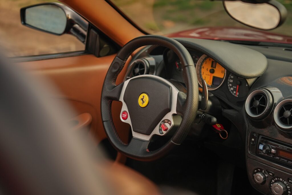 Ferrari F430 por dentro