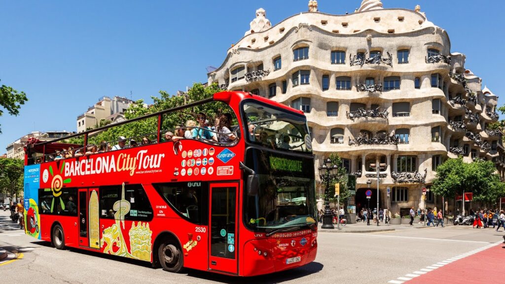 Bus Hop On Hop Off recorriendo Barcelona.