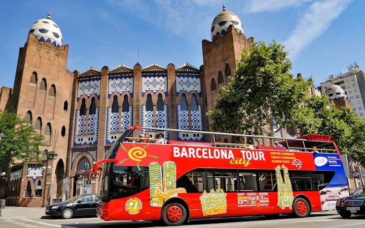 Guía Completa del Hop On Hop Off en Barcelona