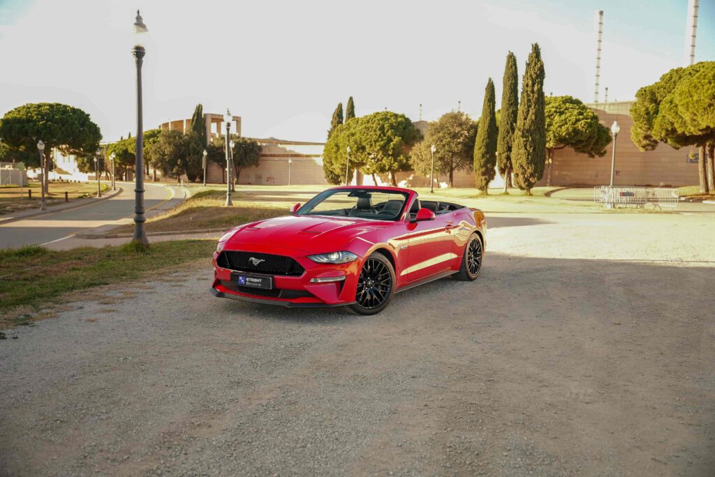 Rental car Barcelona Ford Mustang Cabrio rojo