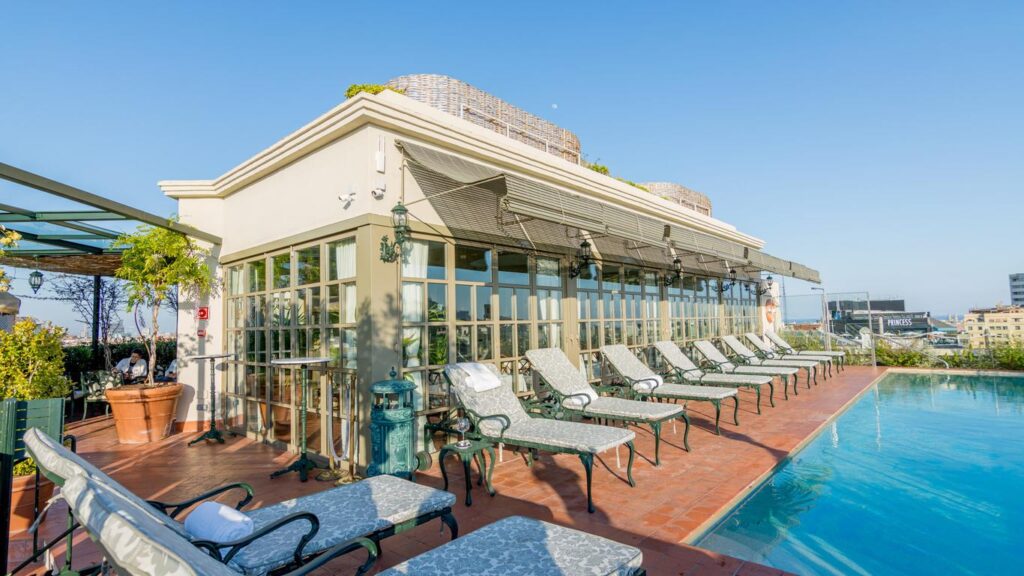 terraza de la azotea del Hotel El Palace Barcelona