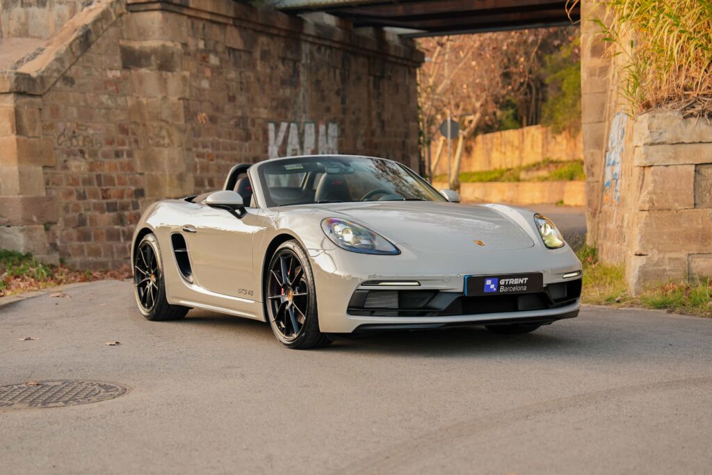 voitures à l’heure à barcelone liberté et expérience premium location porsche 718 boxster