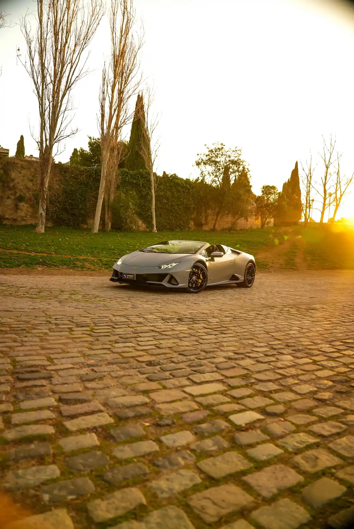 Lamborghini Huracán EVO gris en alquiler en Barcelona