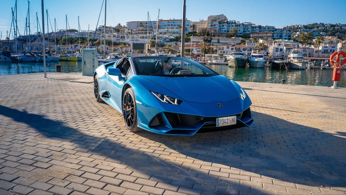 lamborghini huracan evo white drive rental in barcelona