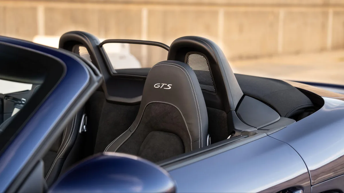 porsche boxster 718 bleu supercar